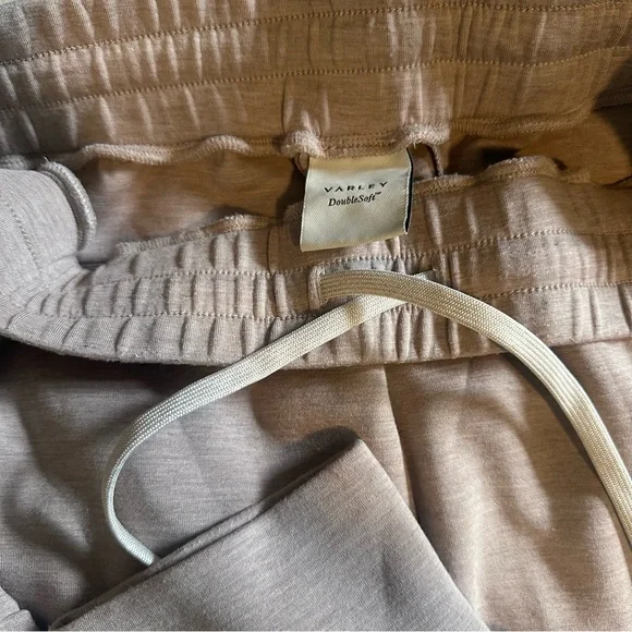 Varley slim cuff pant, size large! - Picture 7 of 8